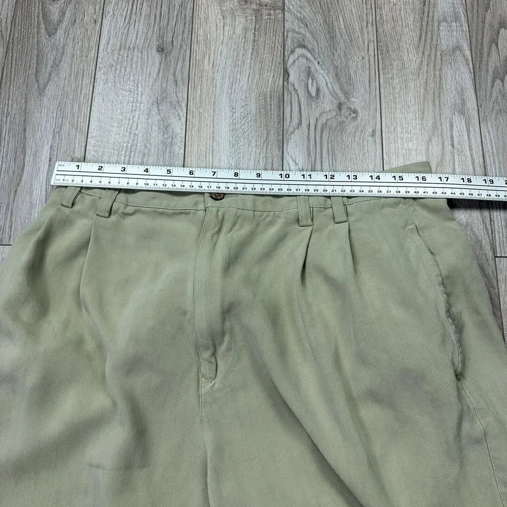 Tommy Bahama Pants Mens Size 35 Waist Beige 100%‎ Silk Pleated Front Casual Soft
